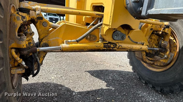 image for item DW5179 2013 John Deere 672GP motor grader