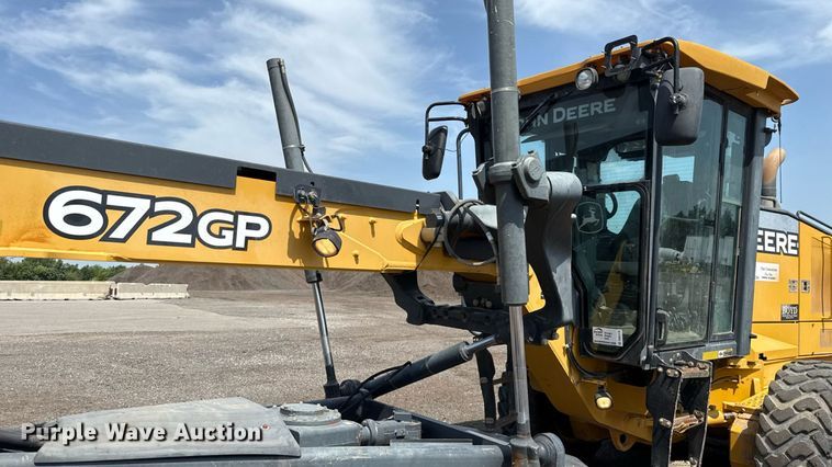 image for item DW5179 2013 John Deere 672GP motor grader