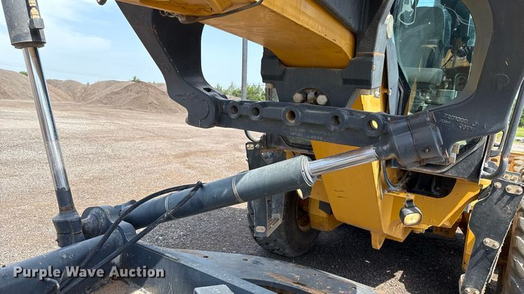 image for item DW5179 2013 John Deere 672GP motor grader