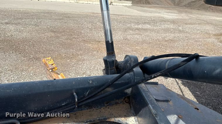 image for item DW5179 2013 John Deere 672GP motor grader