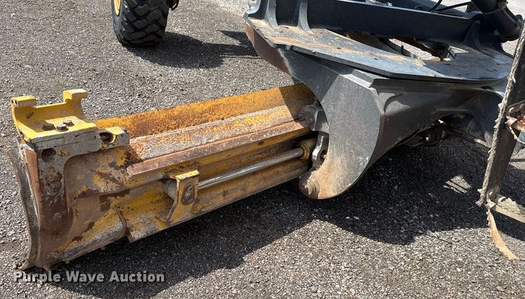 image for item DW5179 2013 John Deere 672GP motor grader