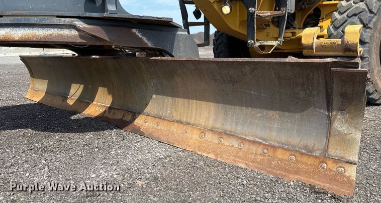 image for item DW5179 2013 John Deere 672GP motor grader