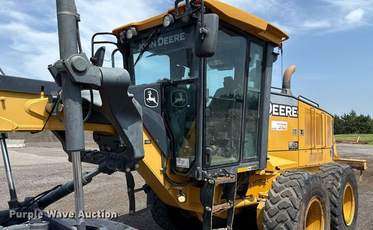 image for item DW5179 2013 John Deere 672GP motor grader