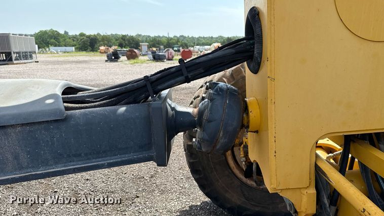 image for item DW5179 2013 John Deere 672GP motor grader