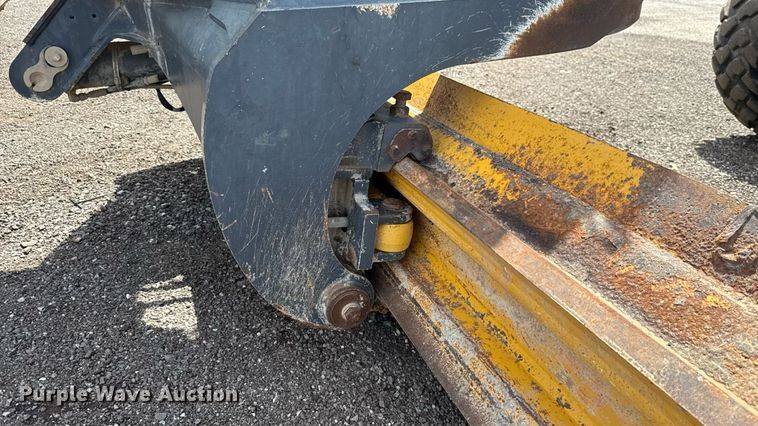 image for item DW5179 2013 John Deere 672GP motor grader