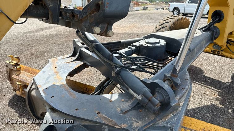 image for item DW5179 2013 John Deere 672GP motor grader