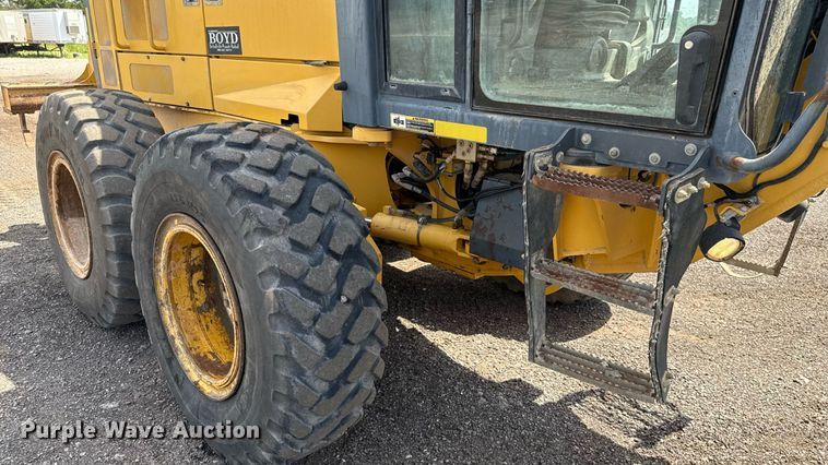 image for item DW5179 2013 John Deere 672GP motor grader