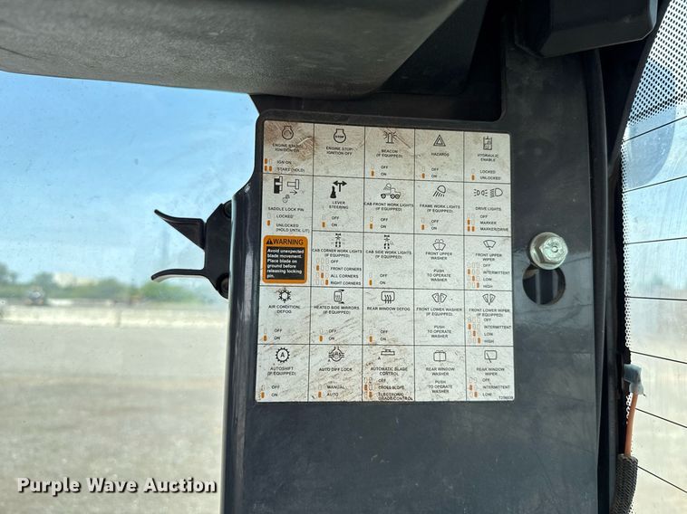 image for item DW5179 2013 John Deere 672GP motor grader