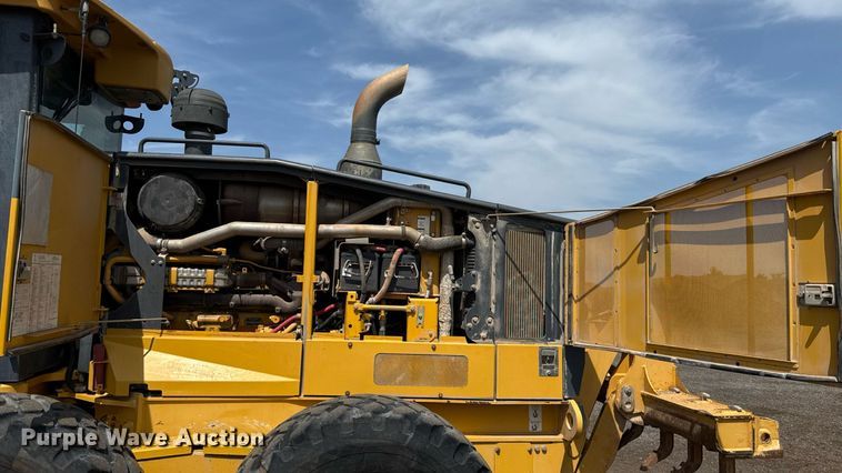 image for item DW5179 2013 John Deere 672GP motor grader