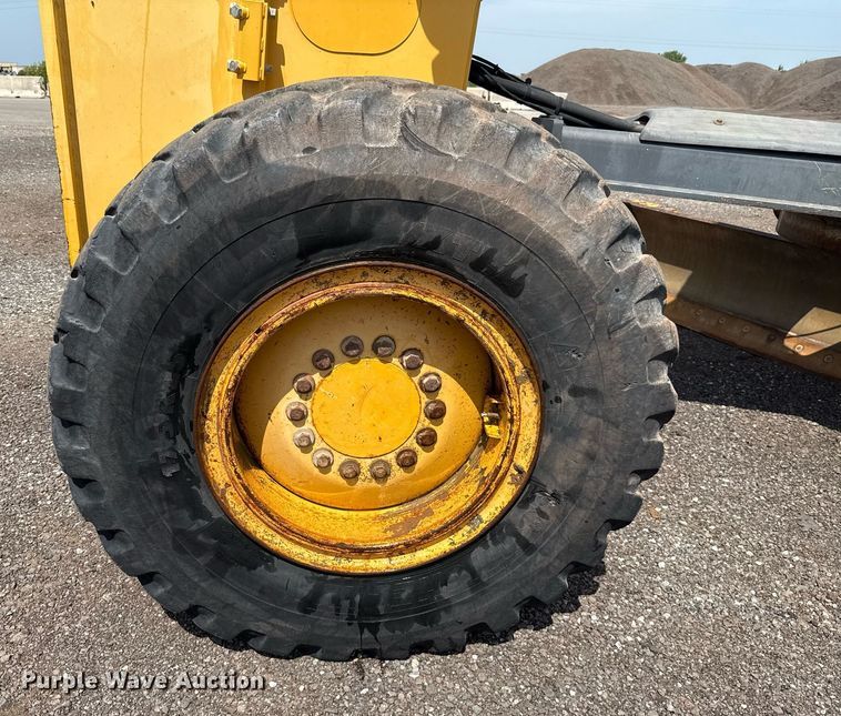 image for item DW5179 2013 John Deere 672GP motor grader