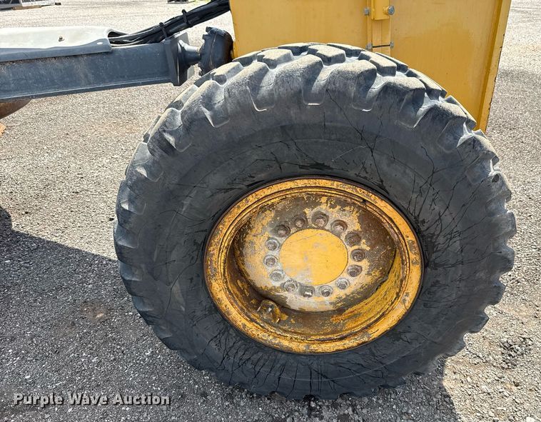 image for item DW5179 2013 John Deere 672GP motor grader