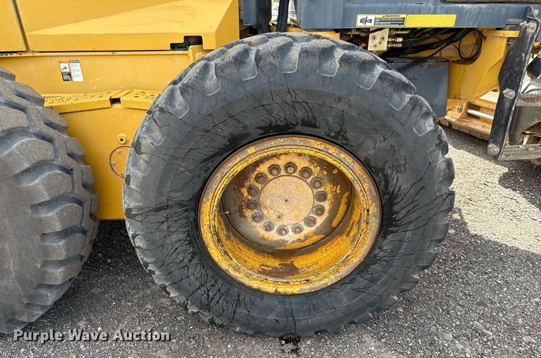 image for item DW5179 2013 John Deere 672GP motor grader