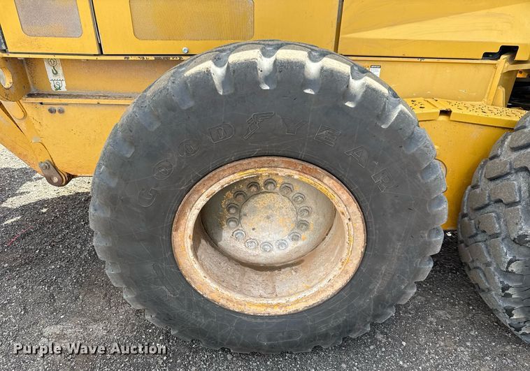 image for item DW5179 2013 John Deere 672GP motor grader