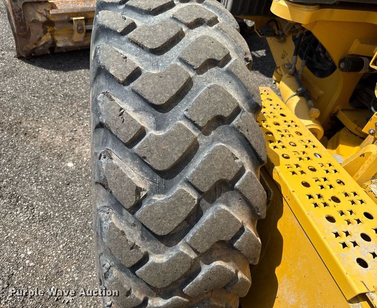 image for item DW5179 2013 John Deere 672GP motor grader