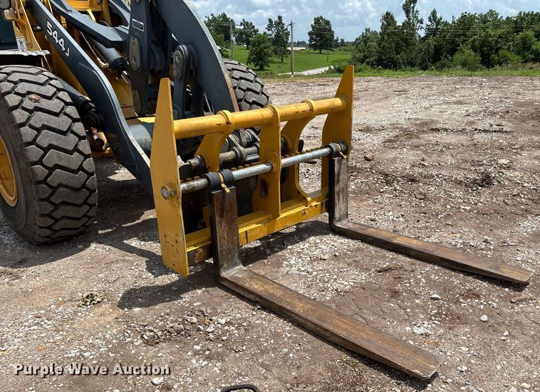 image for item DW7199 2006 John Deere 544J high lift wheel loader