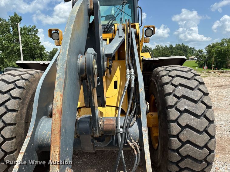 image for item DW7199 2006 John Deere 544J high lift wheel loader