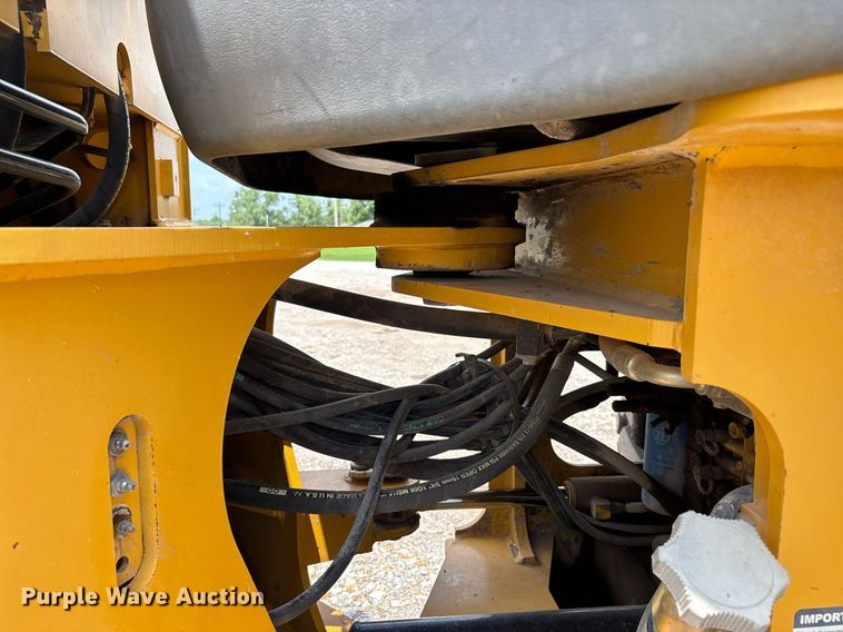 image for item DW7199 2006 John Deere 544J high lift wheel loader