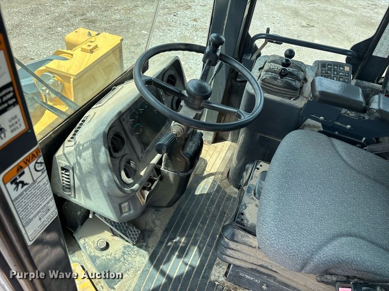 image for item DW7199 2006 John Deere 544J high lift wheel loader