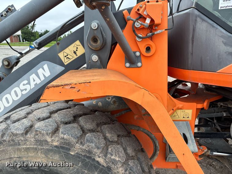 image for item DW7200 Doosan DL250TC-5 wheel loader