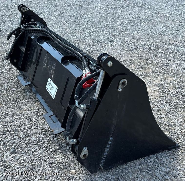 image for item DW7228 2025 GIYI GY-KH72F four-in-one skid steer bucket