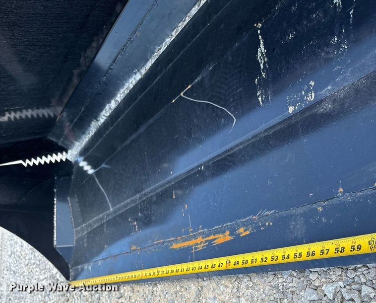 image for item DW7228 2025 GIYI GY-KH72F four-in-one skid steer bucket