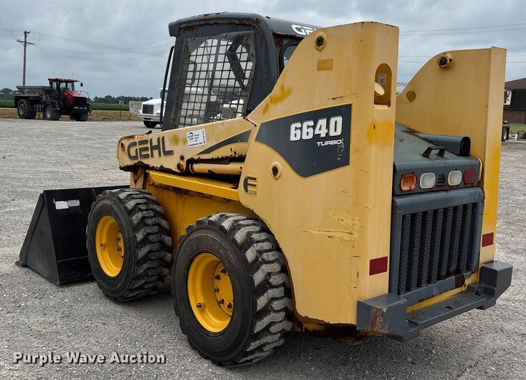 image for item DW7247 2008 Gehl 6640E skid steer loader