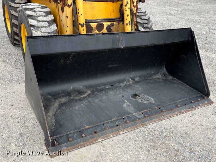 image for item DW7247 2008 Gehl 6640E skid steer loader