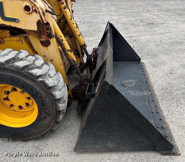 image for item DW7247 2008 Gehl 6640E skid steer loader