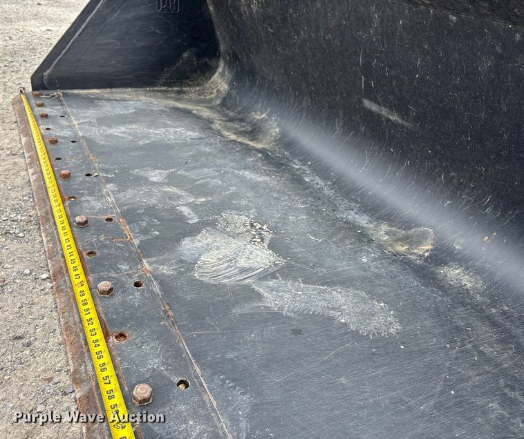 image for item DW7247 2008 Gehl 6640E skid steer loader