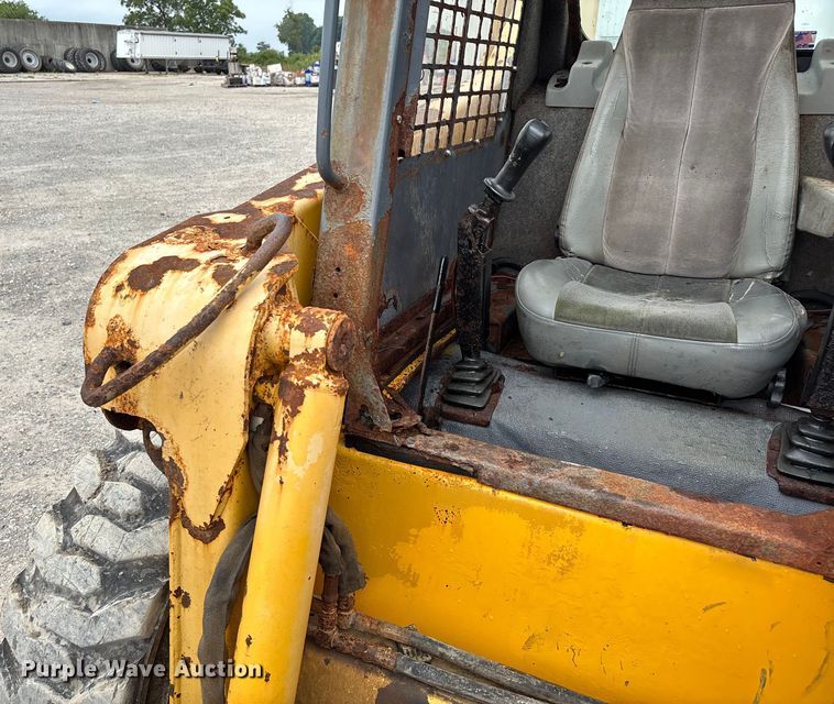 image for item DW7247 2008 Gehl 6640E skid steer loader
