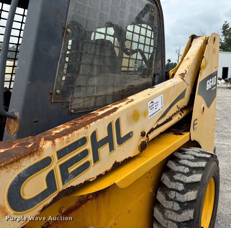 image for item DW7247 2008 Gehl 6640E skid steer loader