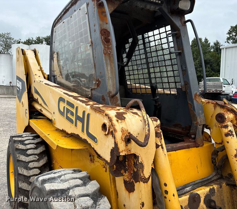 image for item DW7247 2008 Gehl 6640E skid steer loader