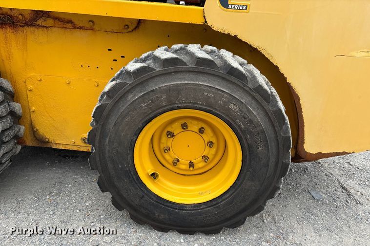 image for item DW7247 2008 Gehl 6640E skid steer loader