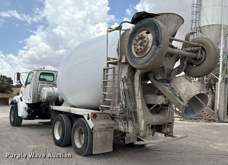 image for item DX5590 1998 Ford LT9511 ready mix truck