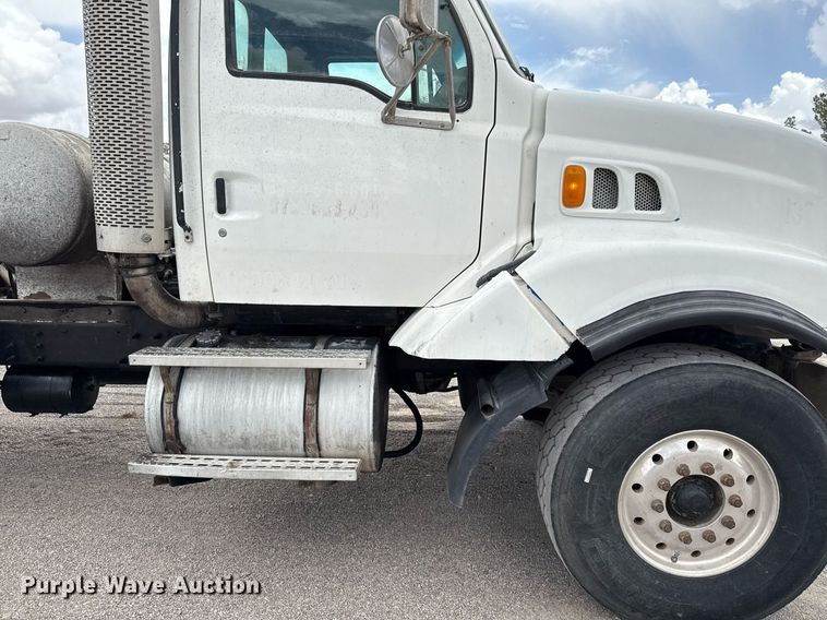 image for item DX5590 1998 Ford LT9511 ready mix truck