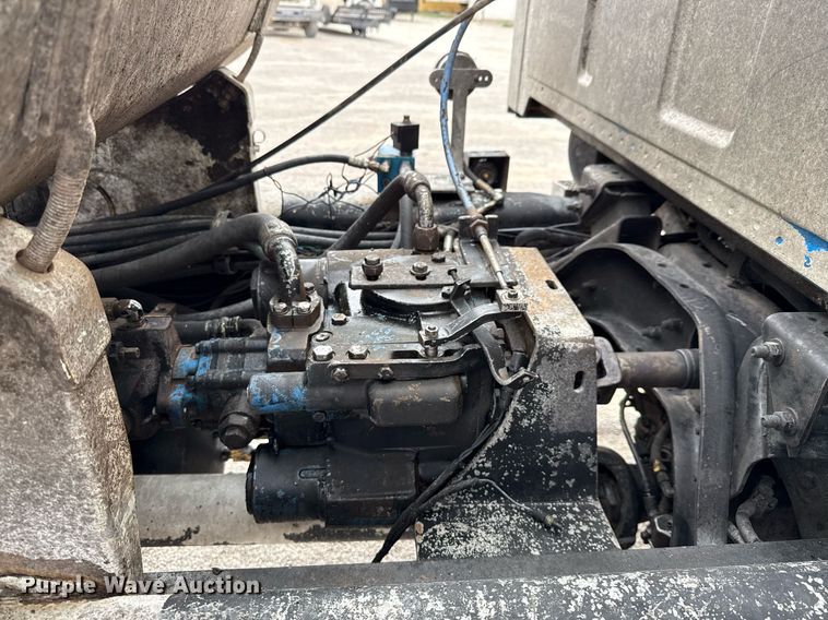 image for item DX5590 1998 Ford LT9511 ready mix truck