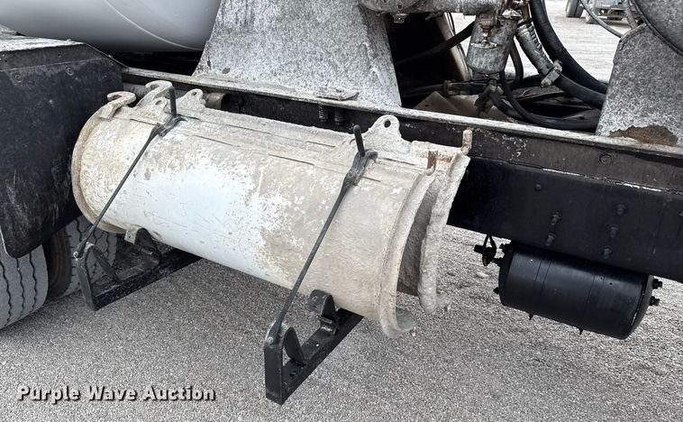 image for item DX5590 1998 Ford LT9511 ready mix truck