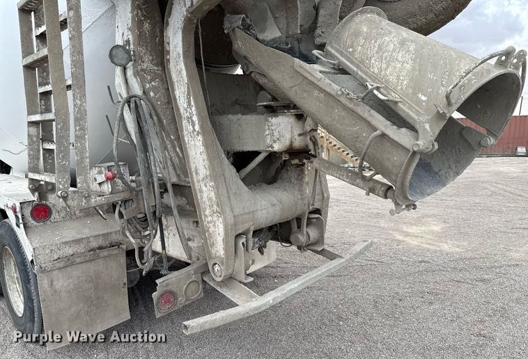 image for item DX5590 1998 Ford LT9511 ready mix truck