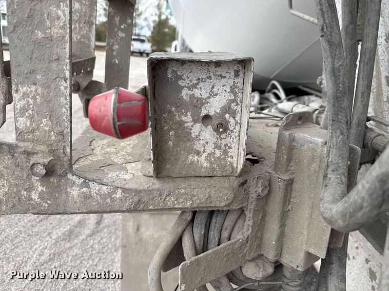 image for item DX5590 1998 Ford LT9511 ready mix truck