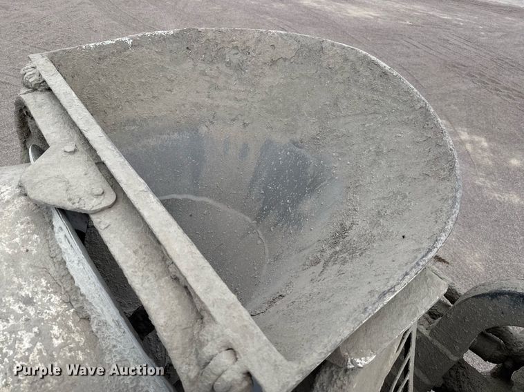 image for item DX5590 1998 Ford LT9511 ready mix truck