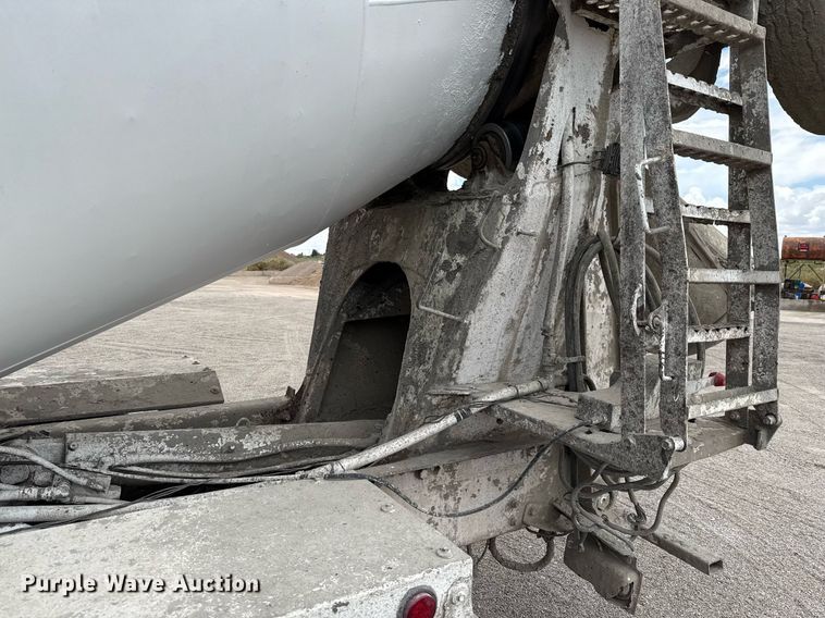 image for item DX5590 1998 Ford LT9511 ready mix truck