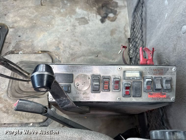 image for item DX5590 1998 Ford LT9511 ready mix truck