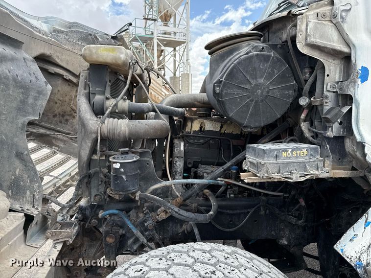 image for item DX5590 1998 Ford LT9511 ready mix truck