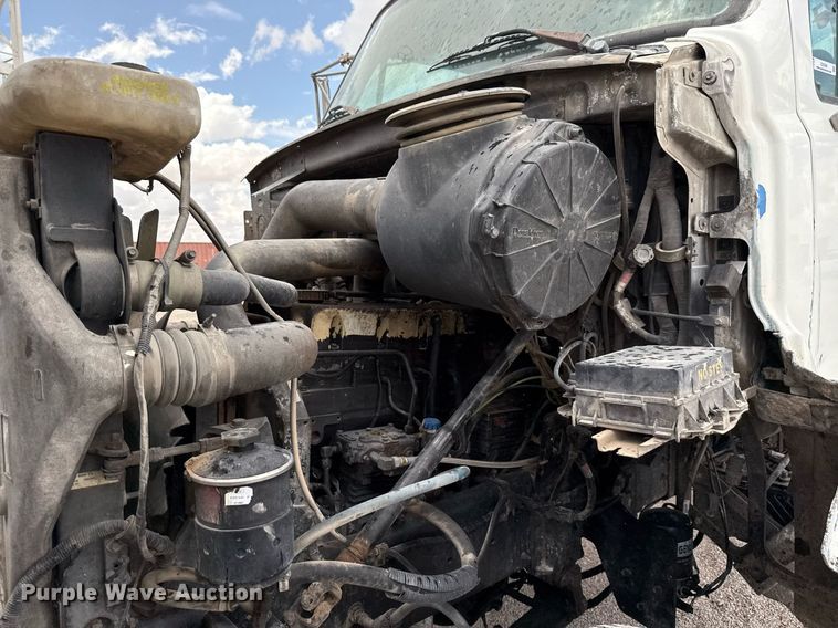 image for item DX5590 1998 Ford LT9511 ready mix truck