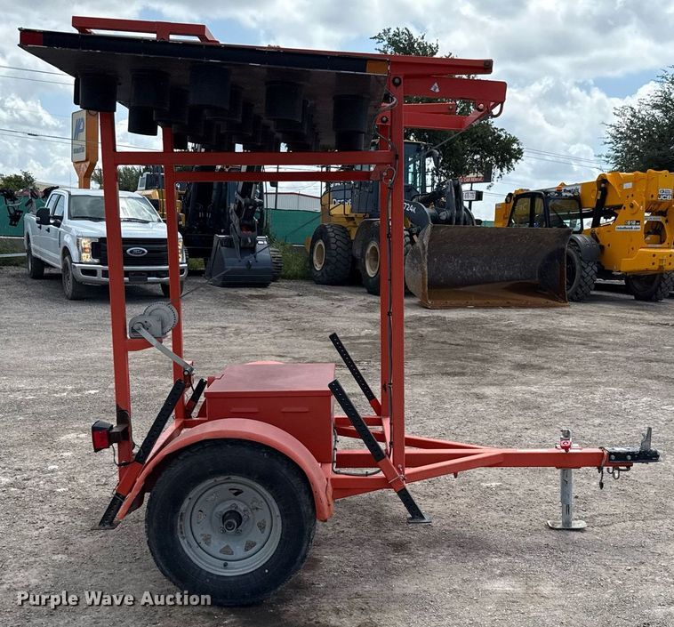 image for item DX5622 2017 Hi-Way Safety Arrowboard arrow board trailer