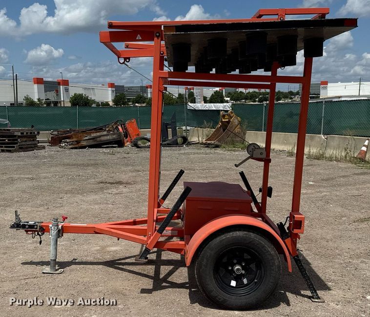 image for item DX5622 2017 Hi-Way Safety Arrowboard arrow board trailer