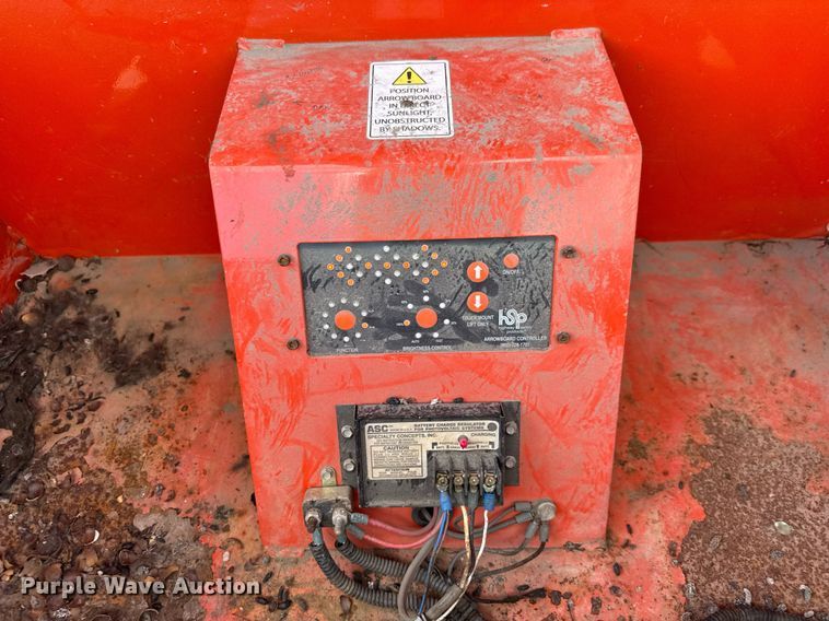 image for item DX5622 2017 Hi-Way Safety Arrowboard arrow board trailer