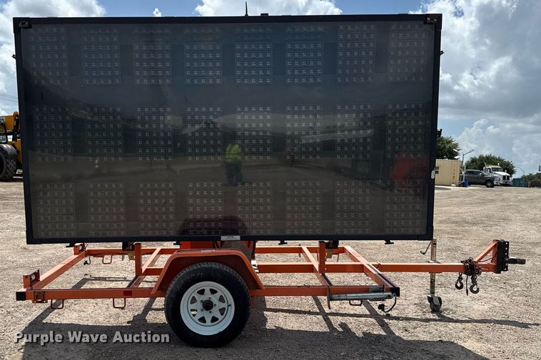image for item DX5623 2017 Wanco WTLMB message board trailer