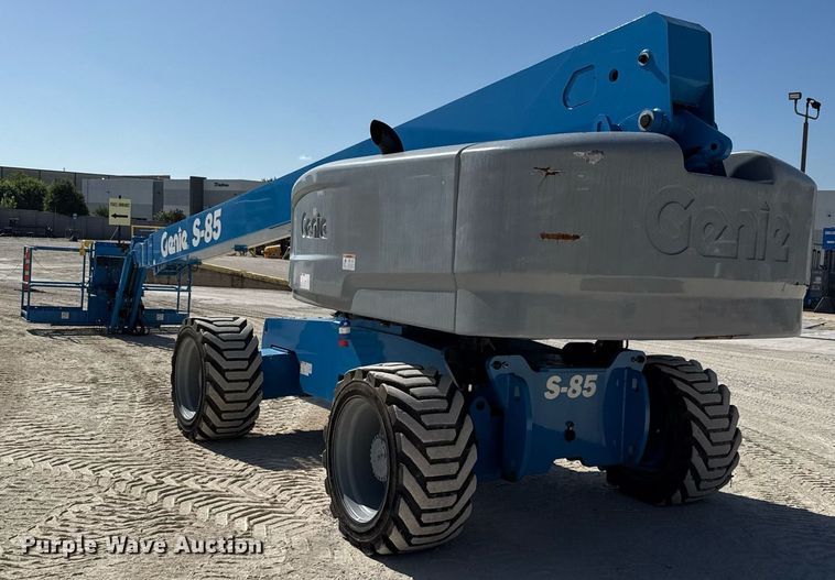 image for item DX5673 2013 Genie S-85 boom lift