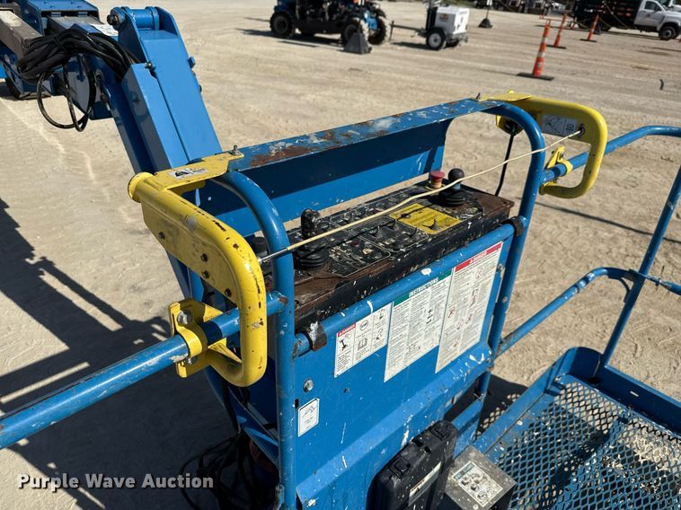 image for item DX5673 2013 Genie S-85 boom lift